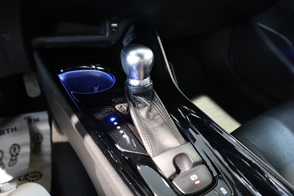 Toyota C-HR 22 of 28