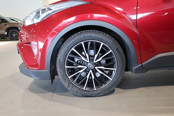 Toyota C-HR 7 of 28