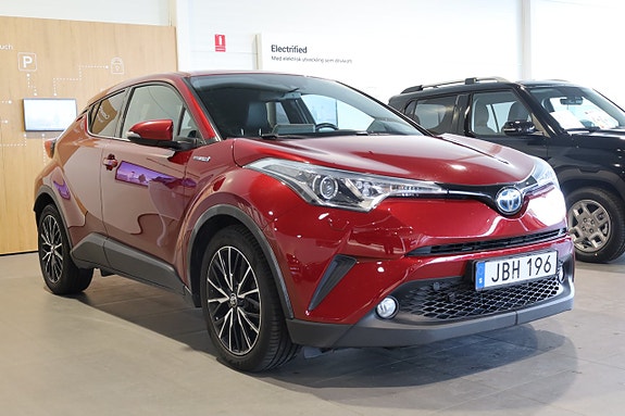 Toyota C-HR 4 of 28