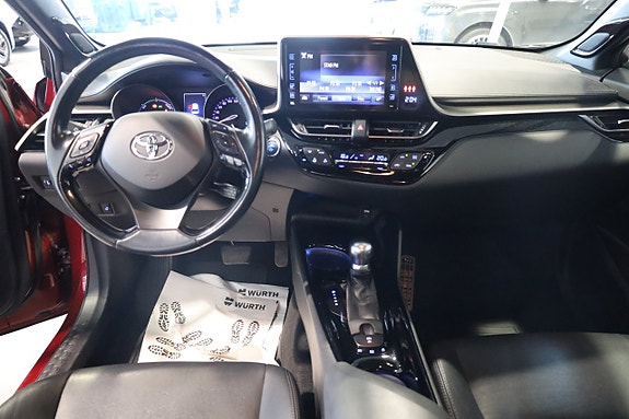 Toyota C-HR 14 of 28