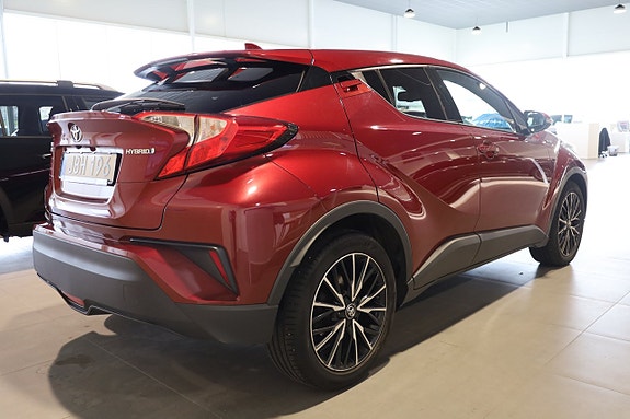 Toyota C-HR 5 of 28