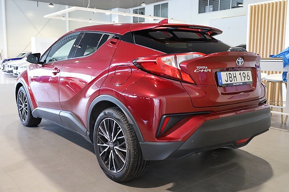Toyota C-HR 3 of 28