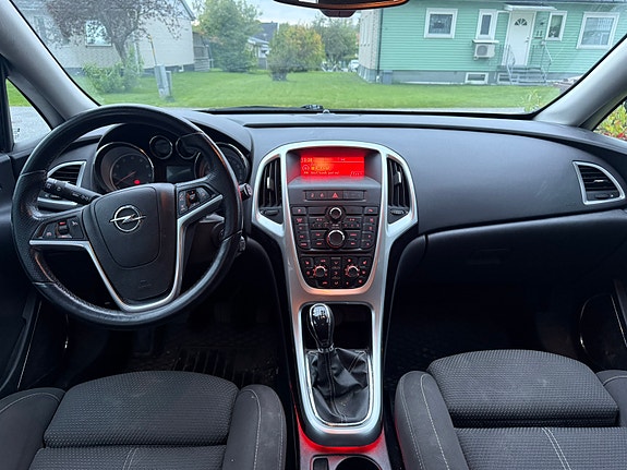 Opel Astra 9 of 9