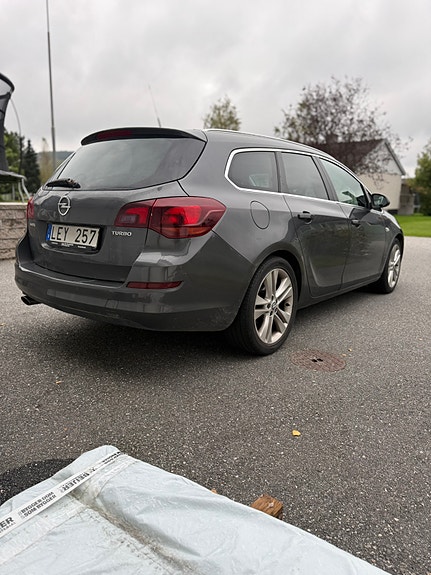 Opel Astra 3 of 9