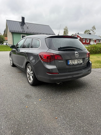 Opel Astra 6 of 9