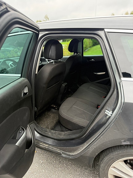 Opel Astra 8 of 9