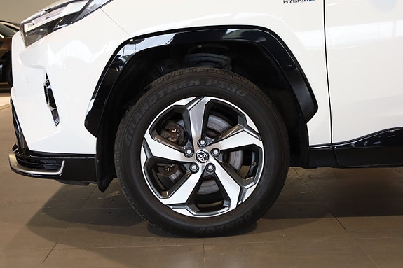 Toyota RAV4 7 of 29