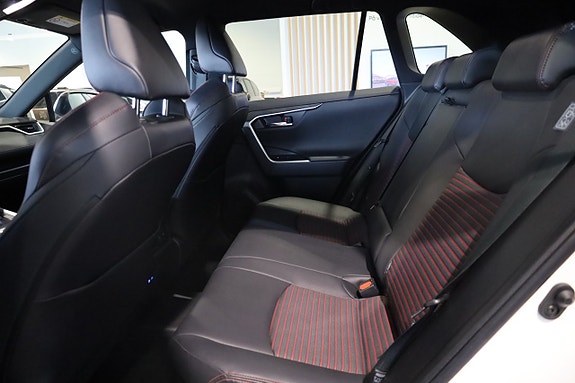 Toyota RAV4 15 of 29