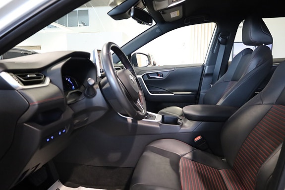 Toyota RAV4 13 of 29
