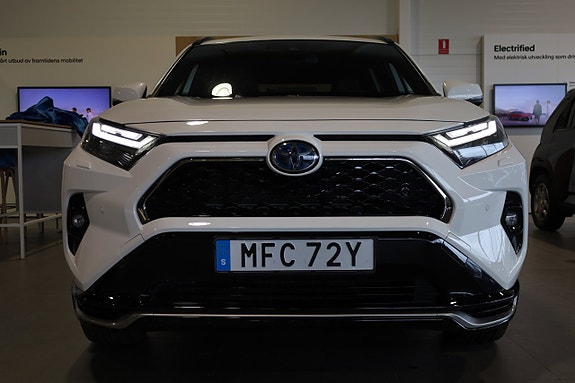 Toyota RAV4 8 of 29