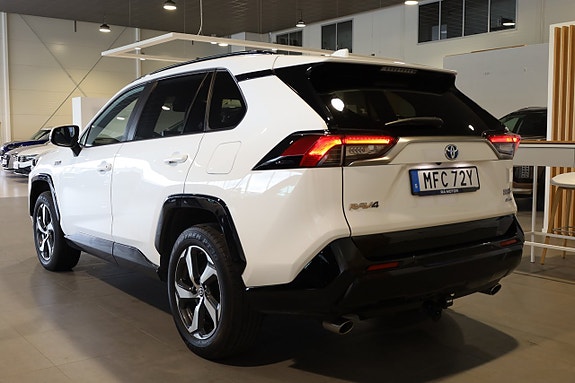 Toyota RAV4 3 of 29