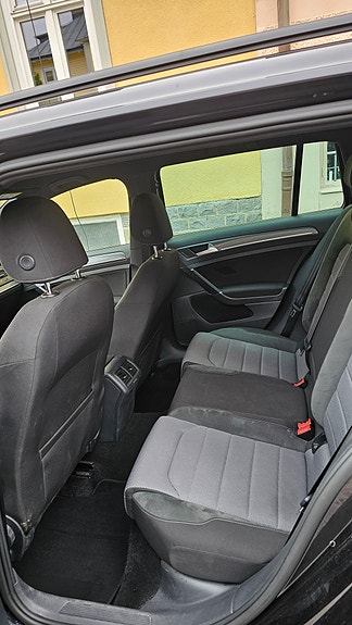 Volkswagen Golf VII 9 of 13