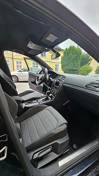 Volkswagen Golf VII 8 of 13
