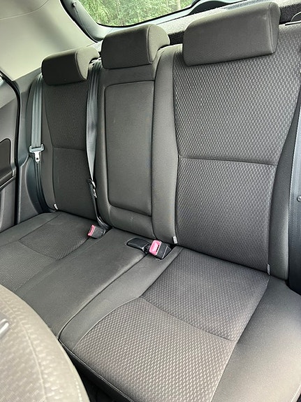 Toyota Auris 6 of 9