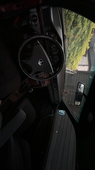 Mercedes-Benz 300 CE 5 of 7