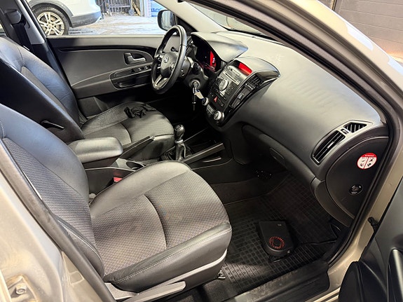 Kia Ceed 7 of 13