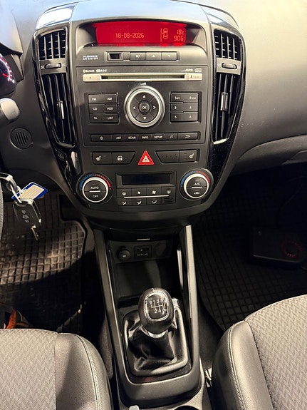 Kia Ceed 13 of 13