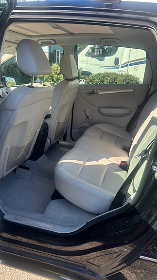 Mercedes-Benz B180 7 of 13