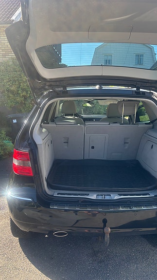 Mercedes-Benz B180 4 of 13