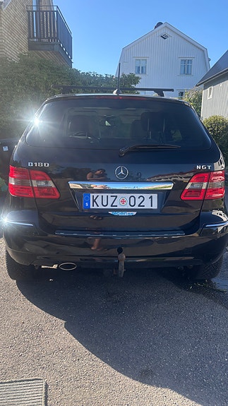 Mercedes-Benz B180 9 of 13