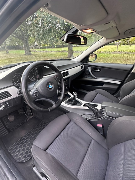 BMW 320d 5 of 7