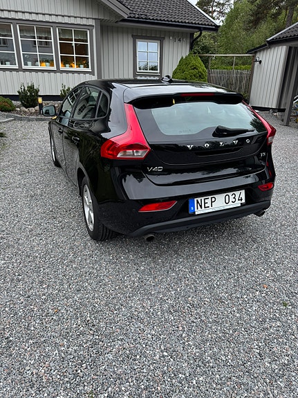 Volvo V40 4 of 9