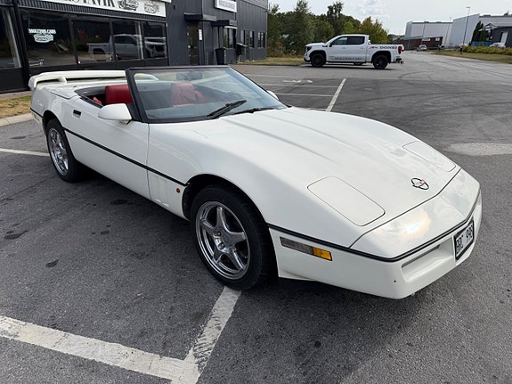 Chevrolet Corvette 3 of 17