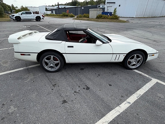 Chevrolet Corvette 17 of 17