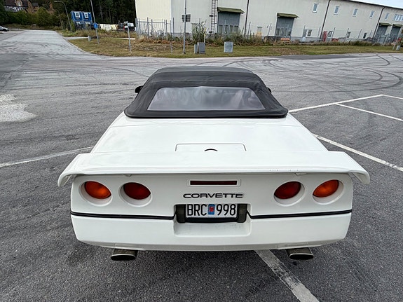 Chevrolet Corvette 16 of 17