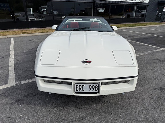 Chevrolet Corvette 2 of 17