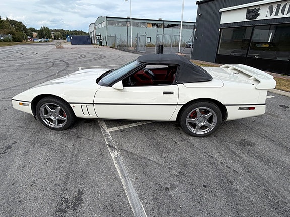 Chevrolet Corvette 15 of 17