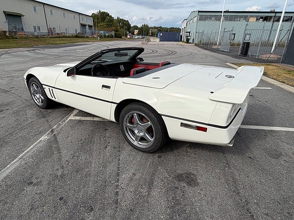 Chevrolet Corvette 7 of 17