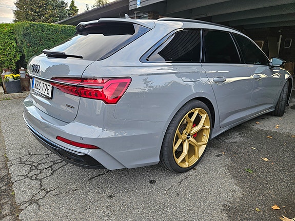 Audi A6 2 of 17