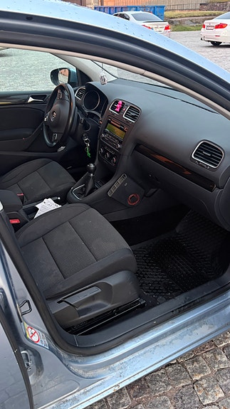 Volkswagen Golf VI 6 of 8