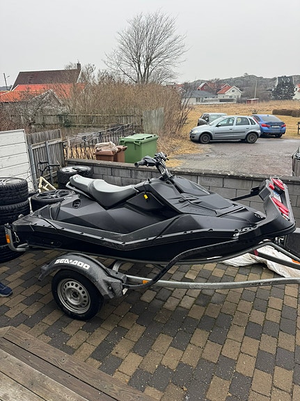 Seadoo spark trixx 2up 2 of 6