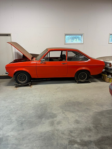 Ford Escort 2 of 2