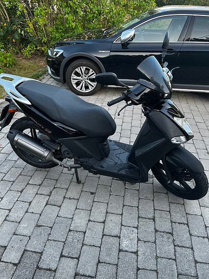 Kymco Agility City 50 3 of 6