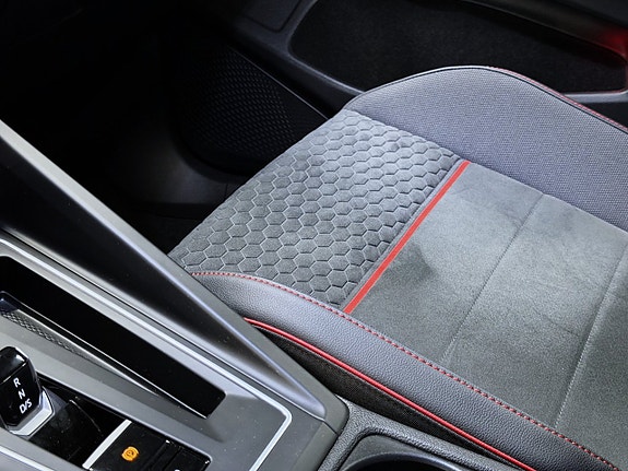 Volkswagen Golf I 19 of 30