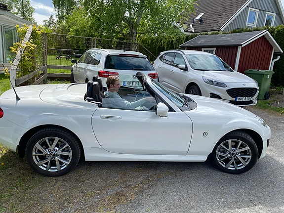 Mazda MX-5 2 of 6