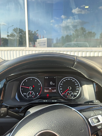 Volkswagen Polo 11 of 15