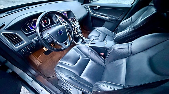 Volvo XC60 4 of 6