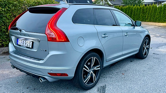 Volvo XC60 2 of 6