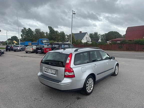 Volvo V50 3 of 19