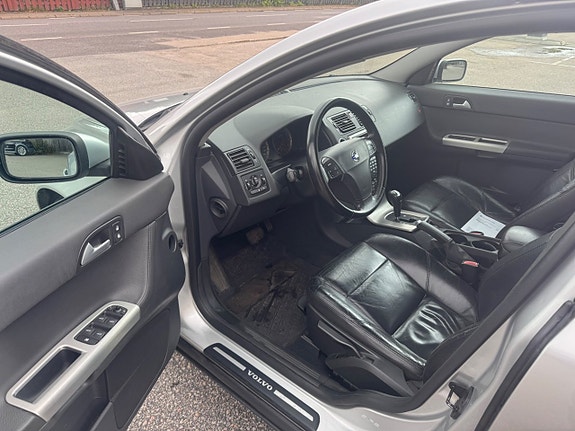 Volvo V50 6 of 19