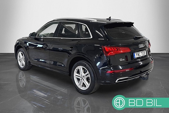 Audi Q5 2 of 22