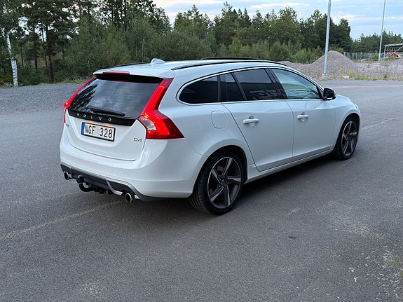 Volvo V60 4 of 7