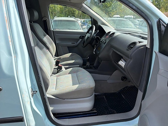 Volkswagen Caddy 14 of 24