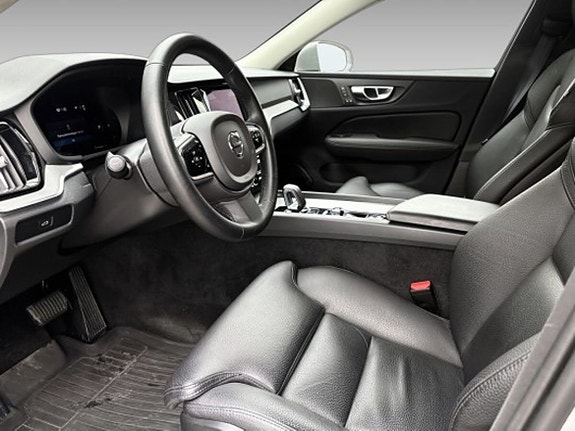 Volvo V60 Cross Country 11 of 17