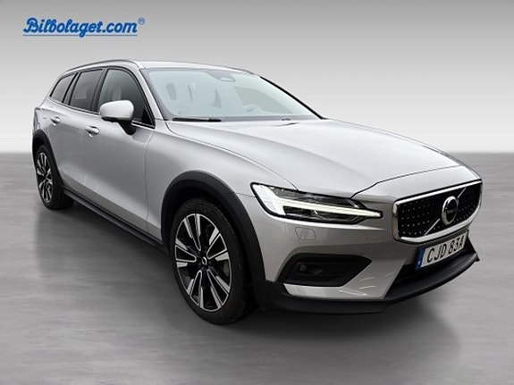 Volvo V60 Cross Country 4 of 17