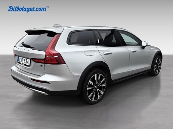 Volvo V60 Cross Country 6 of 17
